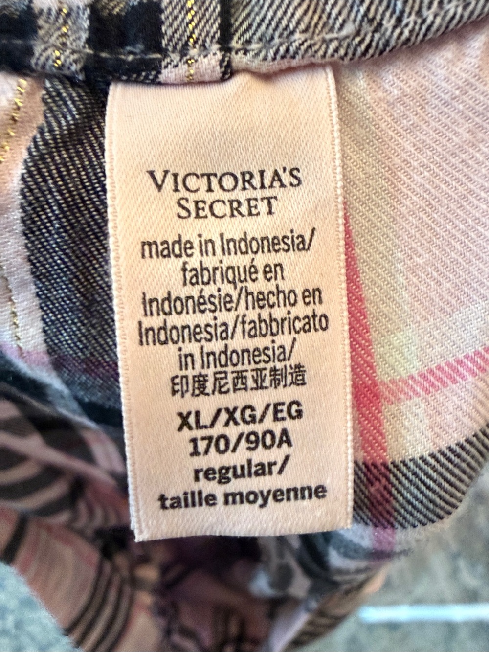 Victoria's Secret Pink Plaid Flannel Pajama Set - Picture 15 of 15